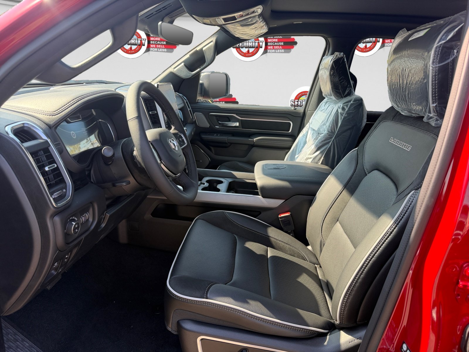 New 2026 Molten Red Pearl-Coat Exterior Paint RAM Laramie image 10