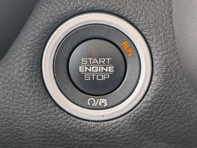 Used 2024 White Ram Laramie image 27