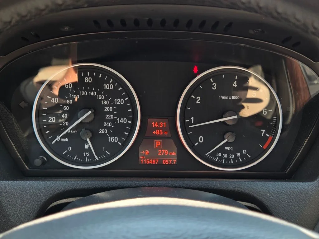 Used 2013 Bronze Metallic BMW xDrive50i image 27