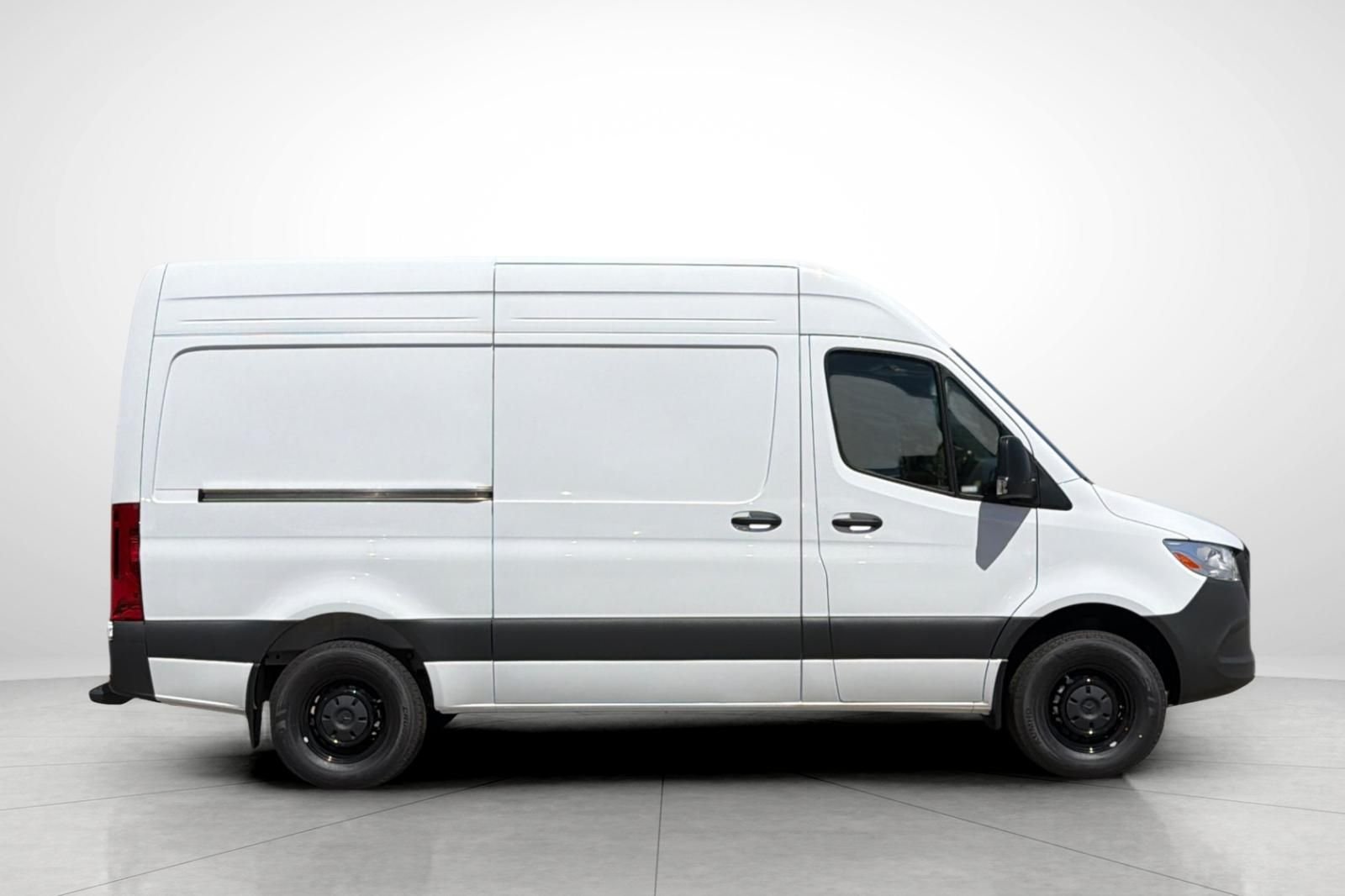 New 2026 Arctic White Mercedes-Benz Cargo 144 WB image 28