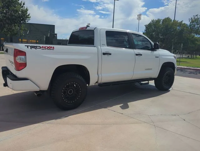 Used 2020 White Toyota SR5 image 6