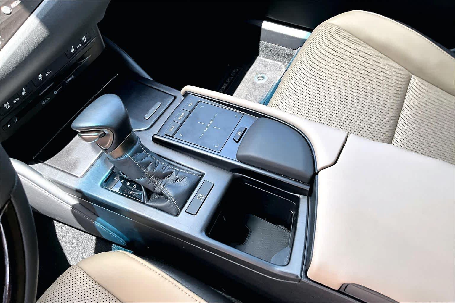 Used 2020 Silver Lining Metallic Lexus  image 17