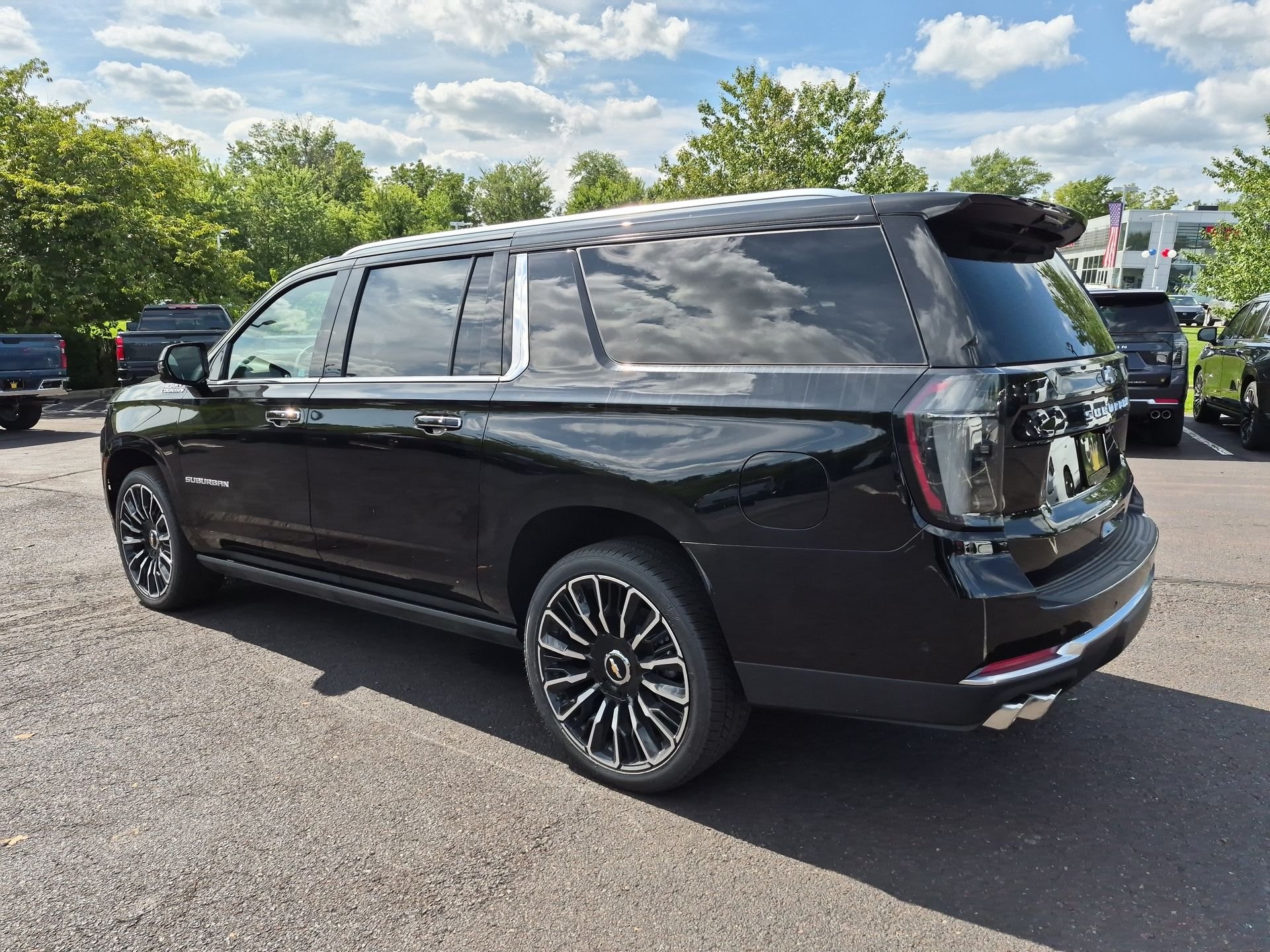 2026 Chevrolet Suburban High Country - Photo 43
