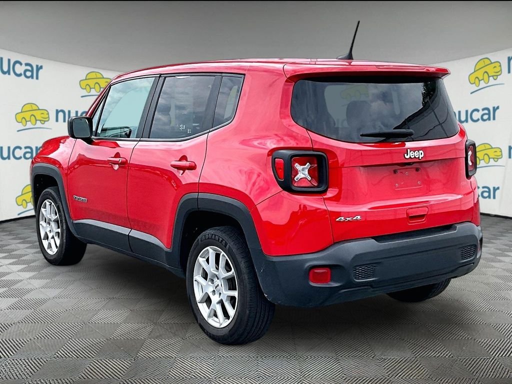 Used 2023 Colorado Red Clearcoat Jeep Latitude image 4