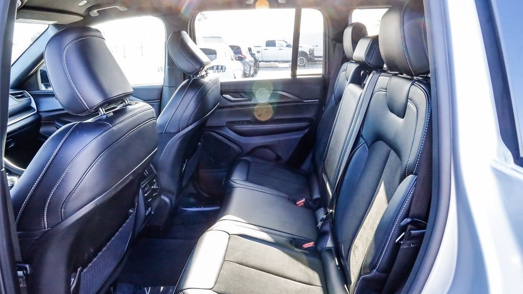 Used 2025 Silver Jeep Altitude image 22