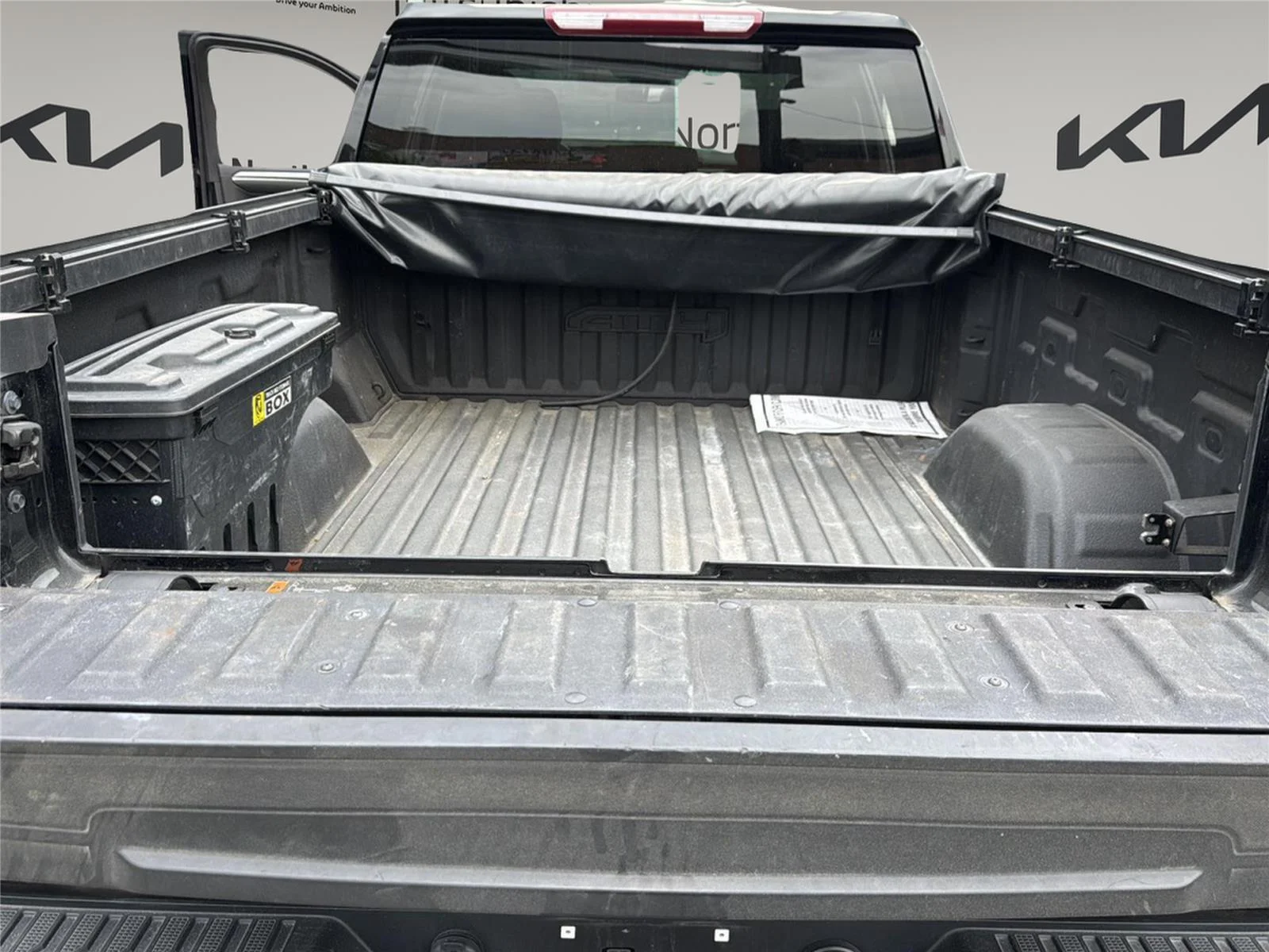 Used 2022 Onyx Black GMC AT4 image 25