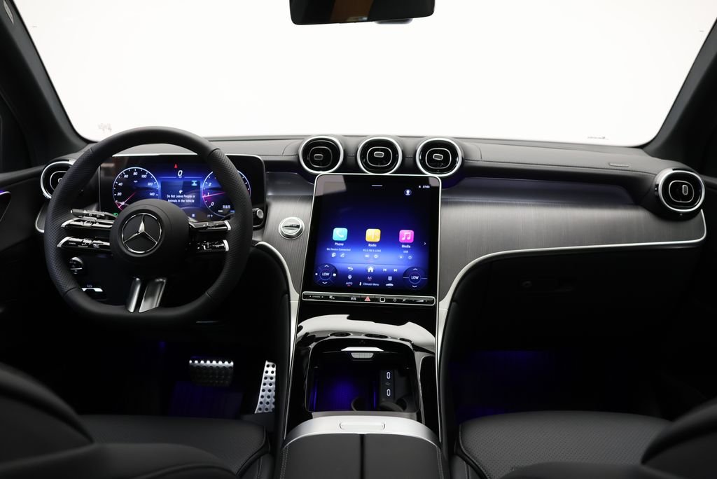 Used 2027  Mercedes-Benz GLC 300 image 18