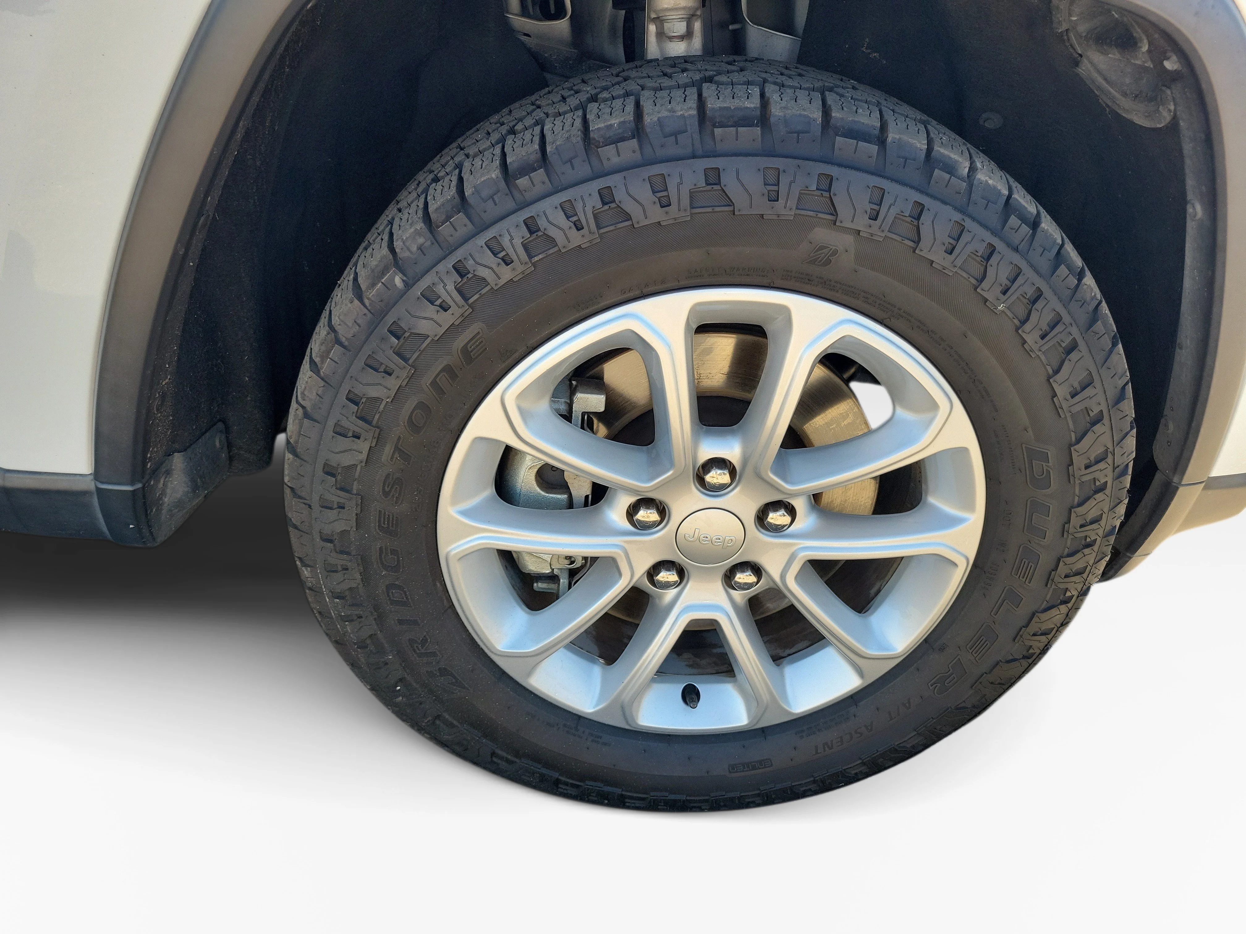 Certified Used 2021 White Jeep Laredo X image 11