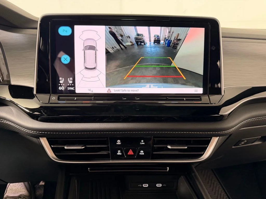 New 2026 Silver Volkswagen 2.0T SE w/Technology image 16