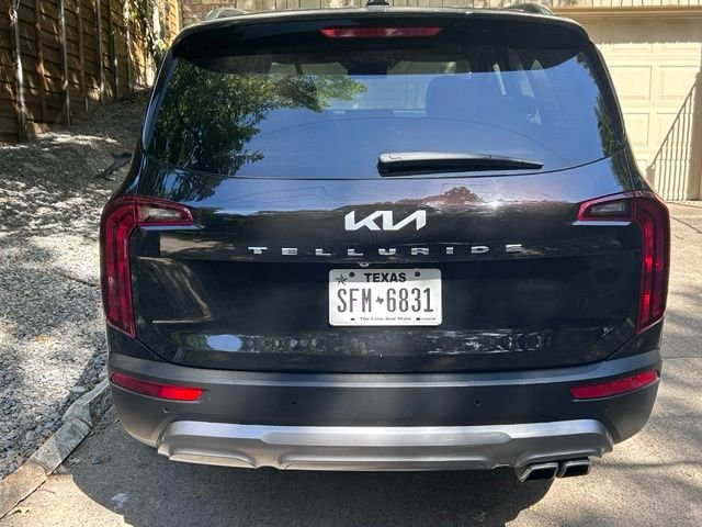 Used 2022 Black Kia S image 4
