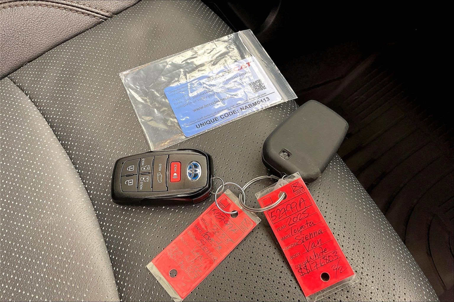 2025 Toyota Sienna Platinum photo 5