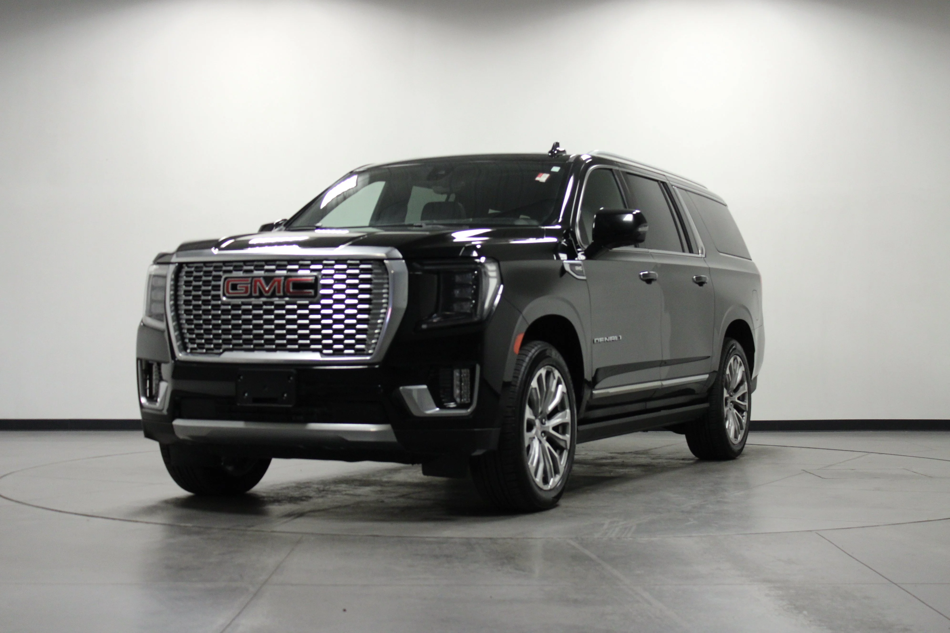 Used 2021 Onyx Black GMC Denali image 8