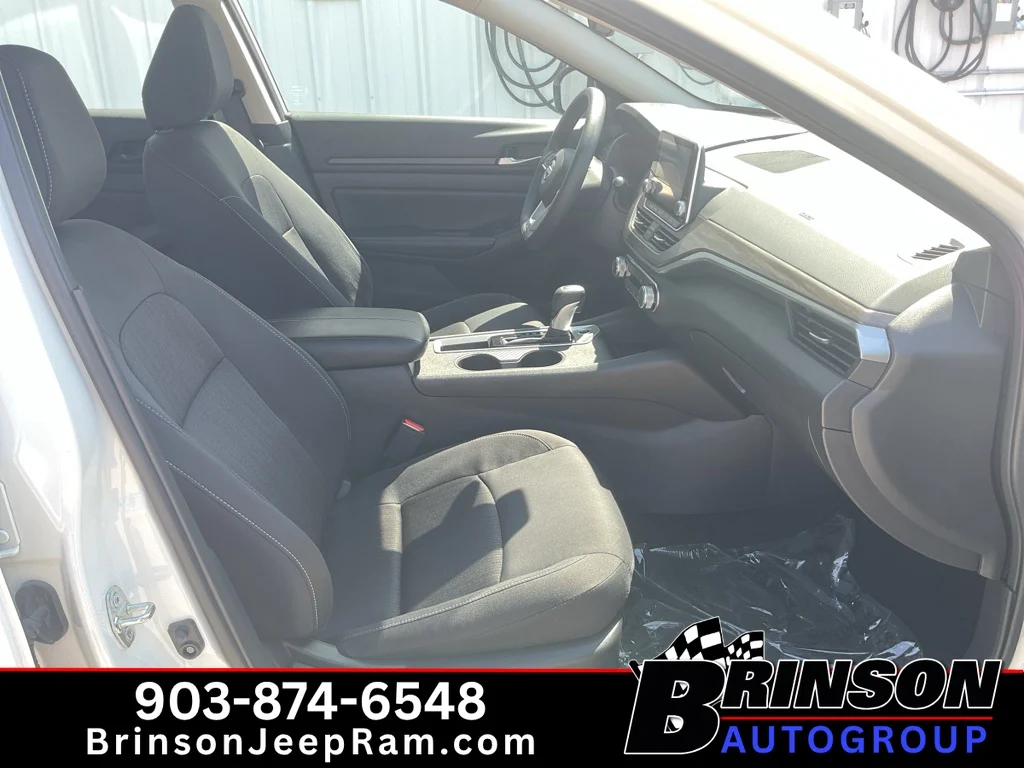 Used 2025 Glacier White Nissan SV image 20