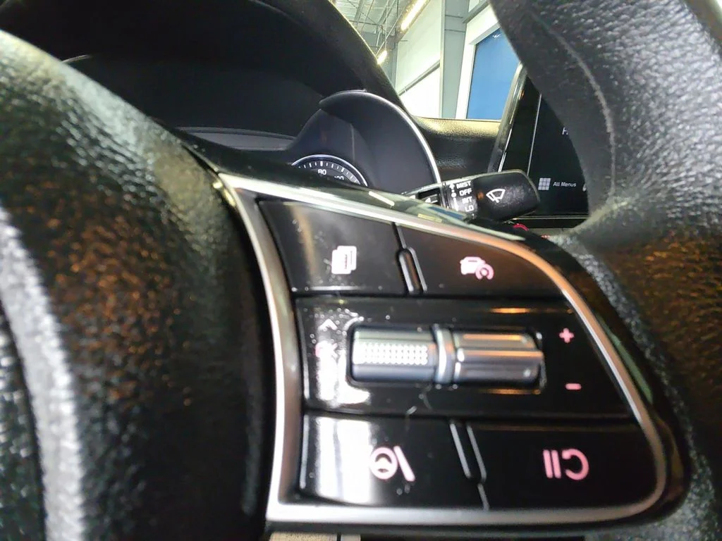 Used 2024 Red Kia LXS image 19