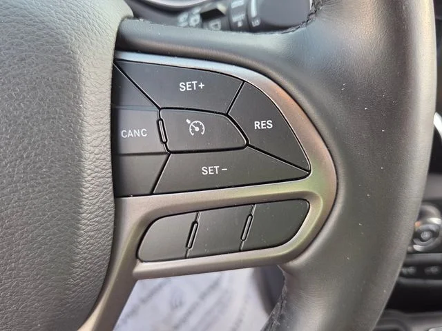 Used 2020 Black Jeep Latitude Plus image 21