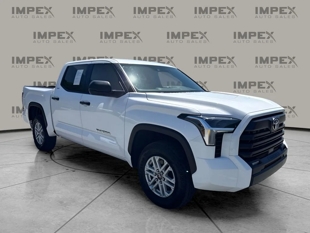 Used 2025 White Toyota SR5 image 7