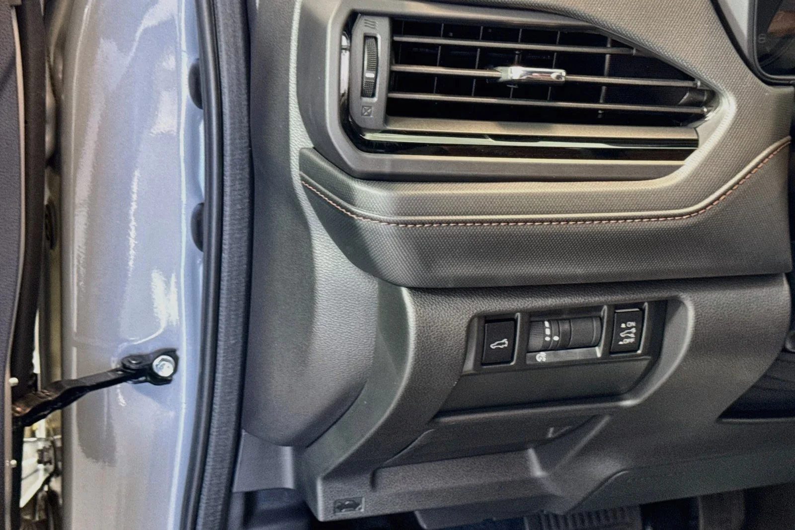 Used 2026 River Rock Pearl Subaru Touring image 10
