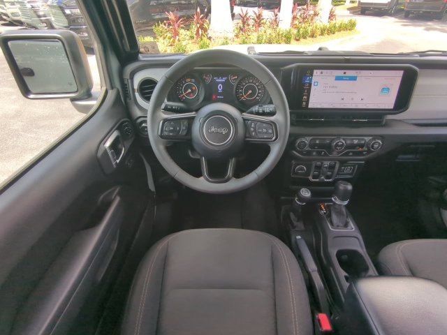 Certified Used 2024  Jeep Sport S image 17