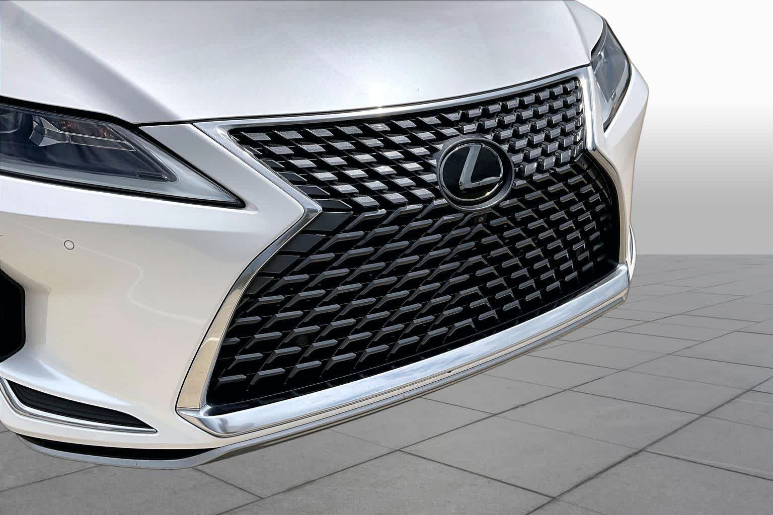 Used 2020 Eminent White Pearl Lexus  image 30