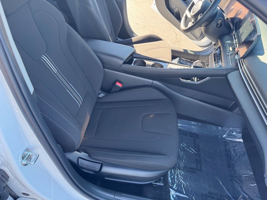 Certified Used 2024 White Hyundai SEL image 29