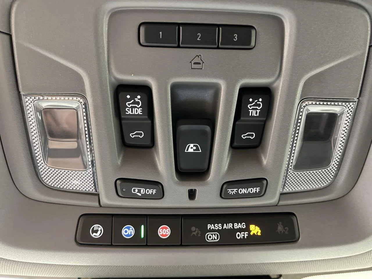 Used 2025 Sterling Metallic GMC Elevation image 30