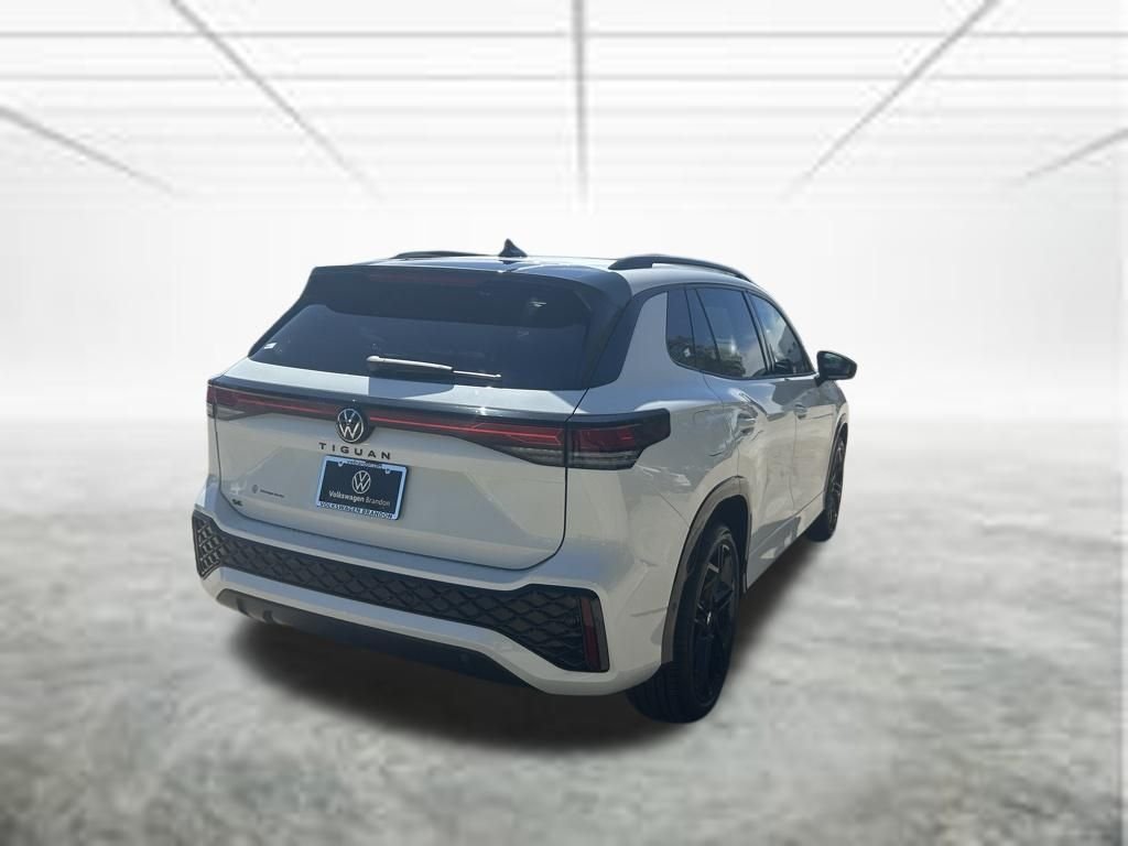 New 2026 White/off-white Volkswagen SE R-Line Black image 6