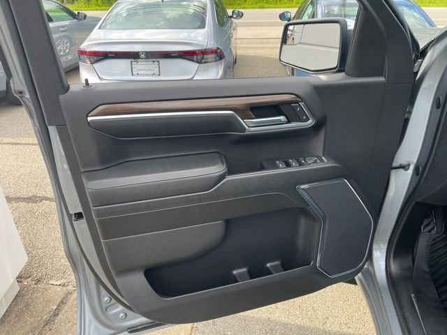Used 2023 Sterling Gray Metallic Chevrolet LT image 20