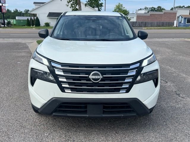 Used 2024 White Nissan S image 8