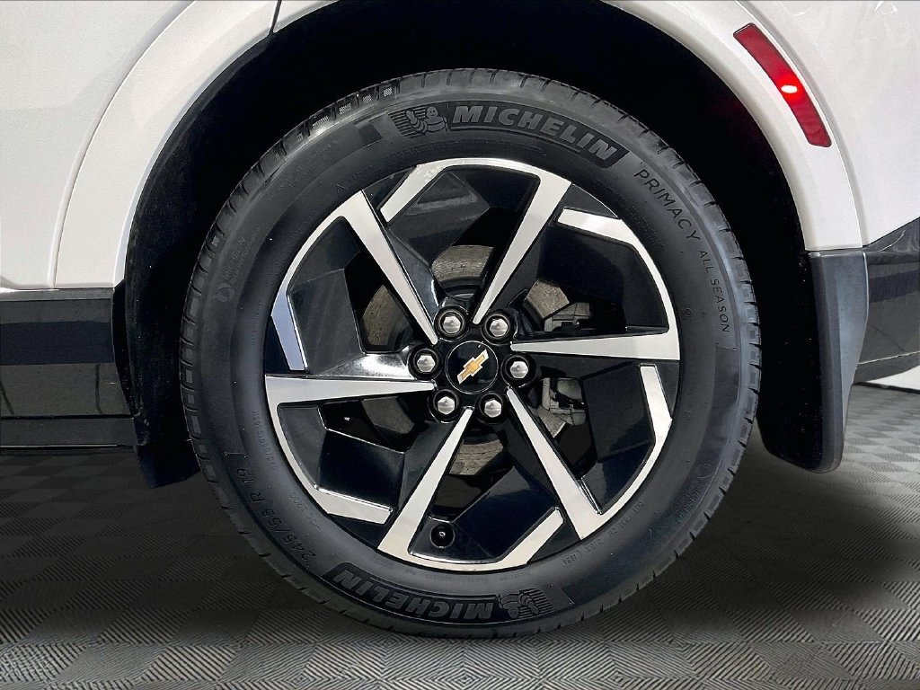 Used 2024 White Chevrolet LT image 7