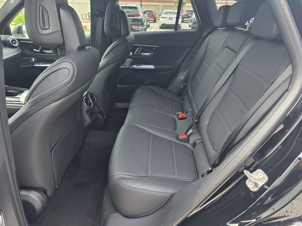 New 2026 Black Mercedes-Benz GLC 300 image 43