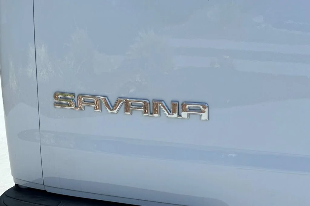 2025 GMC Savana Cargo Work Van - Photo 21