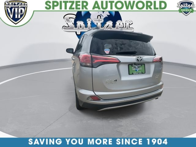 Used 2018 Silver Toyota XLE image 8
