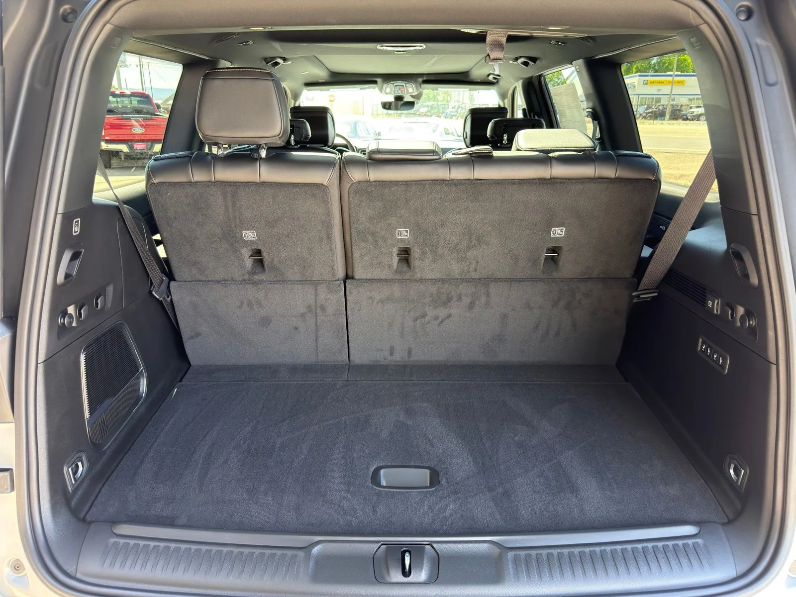New 2026 Silver-Zynith Exterior Paint Jeep  image 9