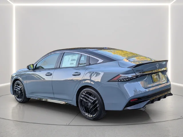 New 2027 Atlantic Gray Metallic / Super Black Two-tone Nissan SR image 4