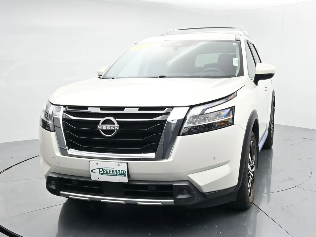 2023 Nissan Pathfinder Platinum - Photo 3