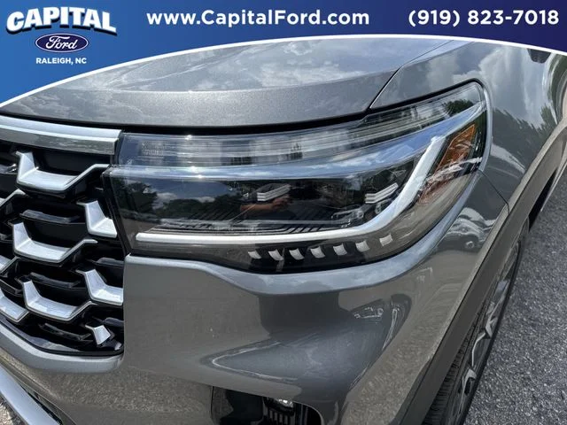 Used 2025 Gray Ford Platinum image 11