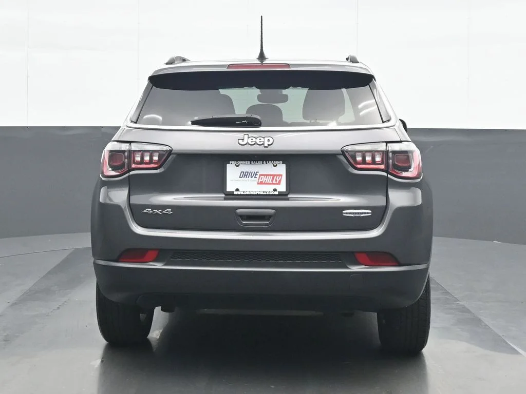 Used 2024 Gray Jeep Latitude image 5