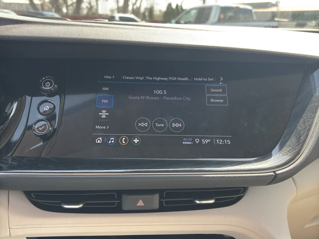 Used 2023 Summit White Buick Preferred image 10