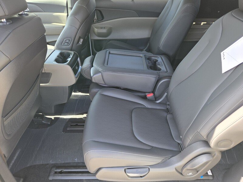 New 2026 Snow White Pearl Kia EX image 8