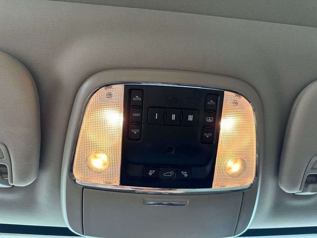 Used 2017 White Jeep Overland image 24
