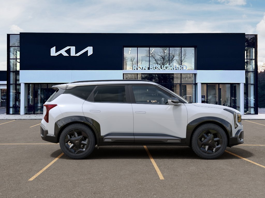 New 2027 Snow White Pearl Kia X-Line S image 7