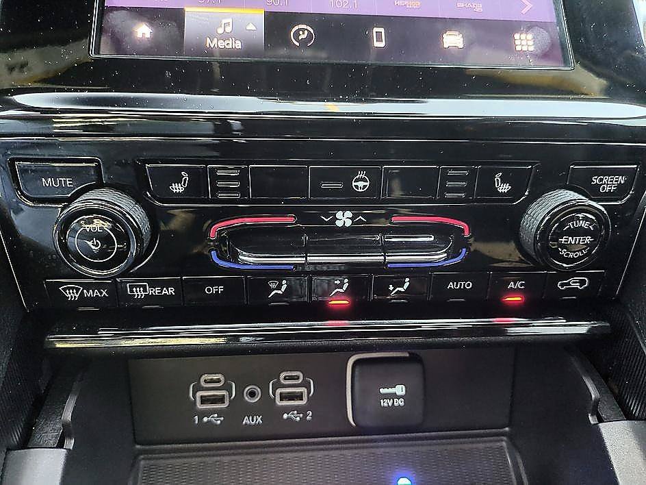 Used 2023 Silver Zynith Jeep Altitude X image 22