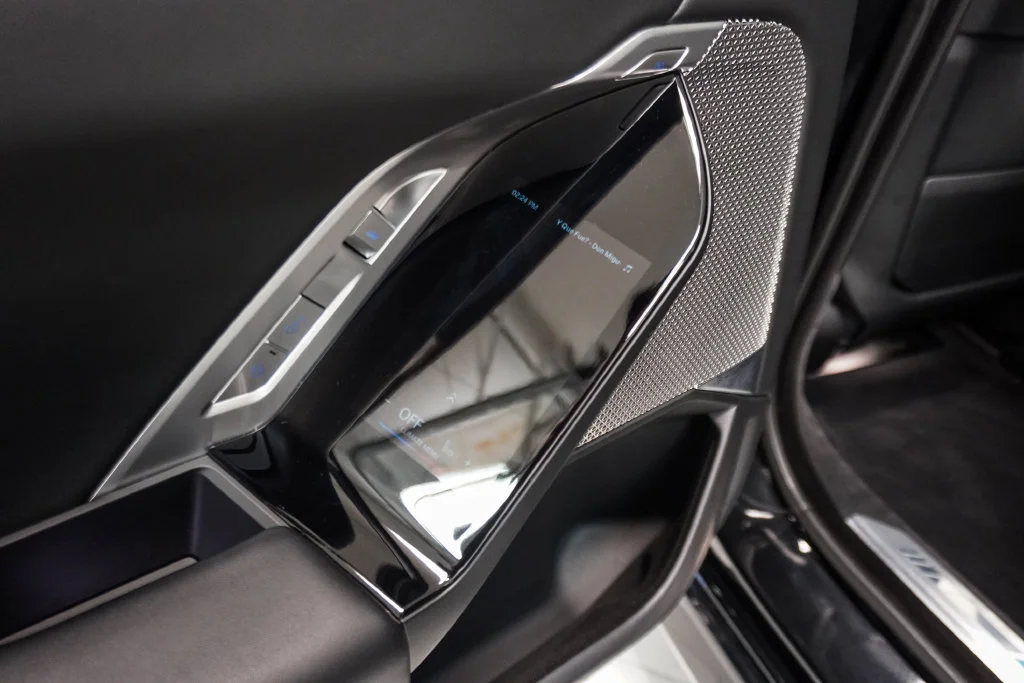 Used 2023 Black BMW 760i xDrive image 9