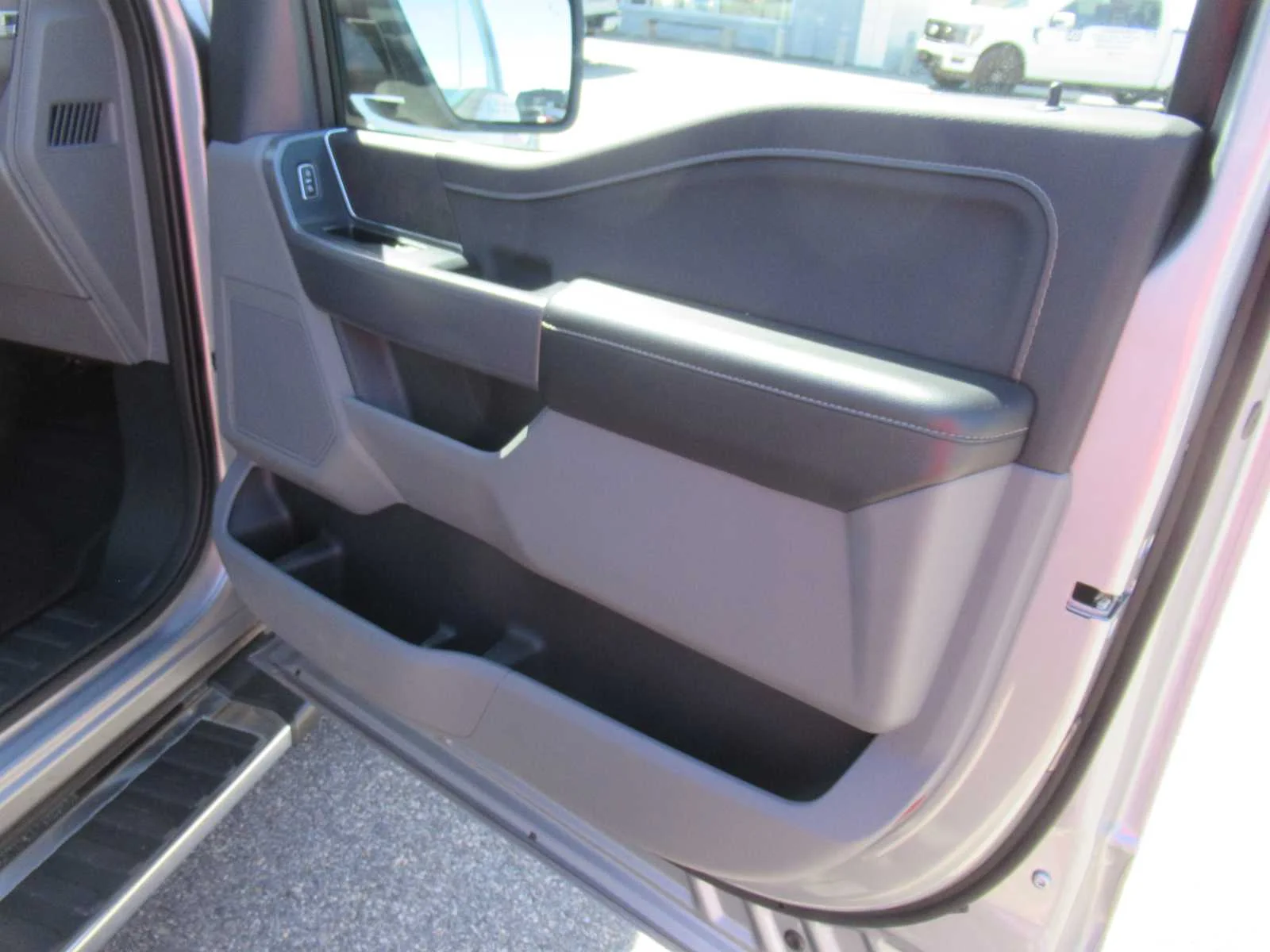 Certified Used 2025 Iconic Silver Ford XLT image 14