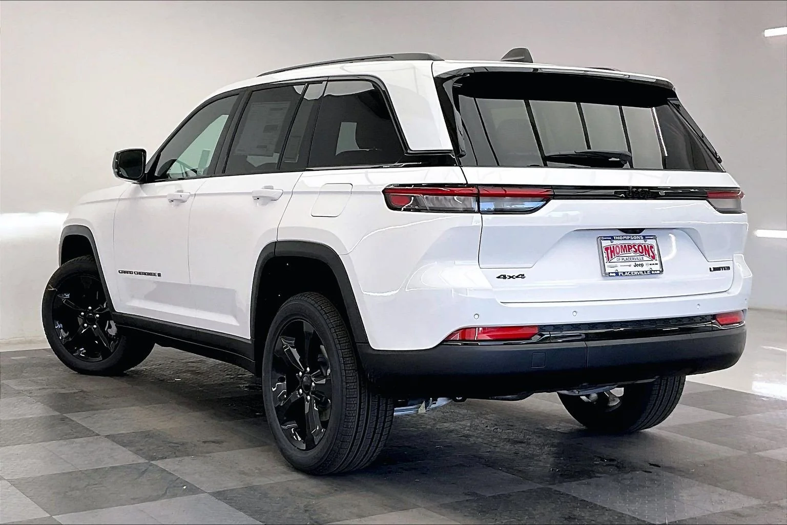 New 2025 PW7 Bright White Clear Coat Jeep Limited image 2