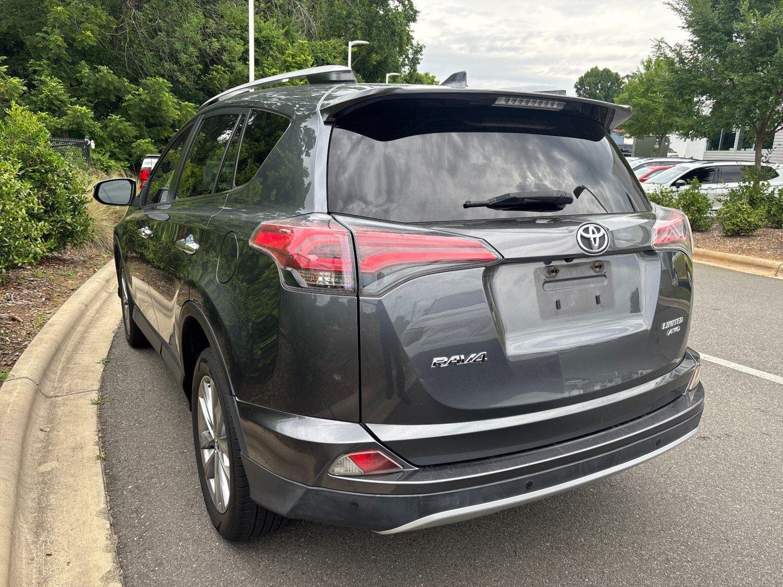 Used 2016 Magnetic Gray Metallic Toyota Limited image 3