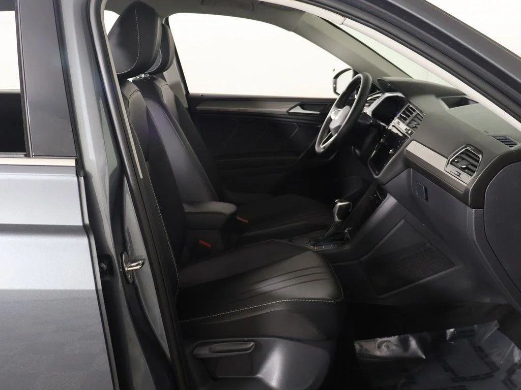 Used 2023 Gray Volkswagen 2.0T SE image 28