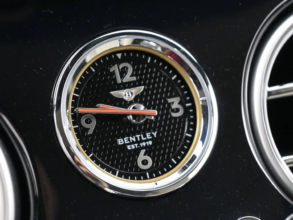 Used 2026  Bentley V8 image 24