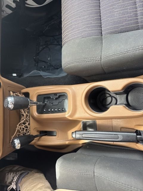 Used 2011 White Jeep Unlimited Sahara image 13