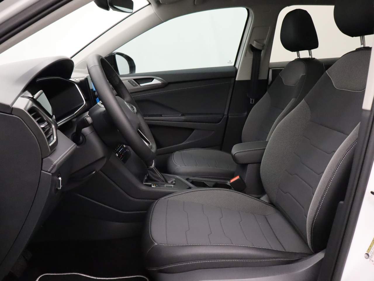 New 2026 Pure White w Volkswagen SE Black image 14